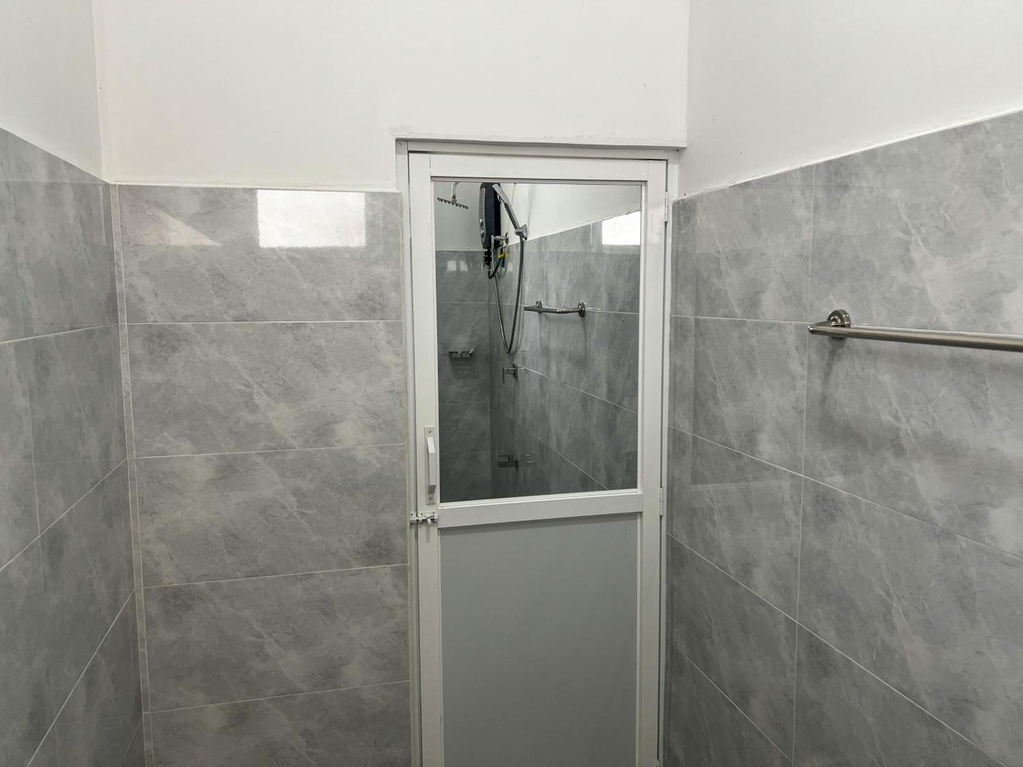 Meridian Holiday Resort ラトゥナプラ エクステリア 写真